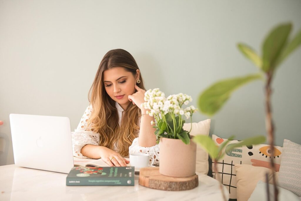 Julia Godinho Psicóloga Cognitiva Online e Presencial